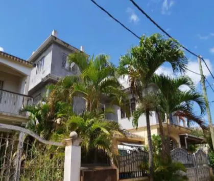 Extension verticale de la maison de la famille Ramjaun